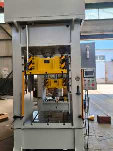 <span class=keywords><strong>Presse</strong></span> hydraulique <span class=keywords><strong>à</strong></span> cadre fermé 315T (3 cylindres) - Personnalisable pour la métallurgie des poudres / le formage SMC - Product Image 5