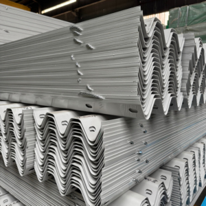 High-speed Anti-Collision Heavy-Duty W-Beam Guardrail Corrosion-Resistant Steel Traffic Barrier Diamond Grade Non-reflective - Product Image 5
