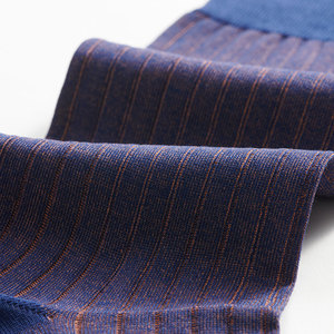 Chaussettes Habillées Haut de Gamme Mi-Mollet pour Hommes à Logo Personnalisé, Couleur Unie, Légères et Confortables, pour Usage Professionnel - Product Image 2