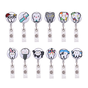 Retráctil ID nombre insignia carrete titular diente dentista enfermera insignia carrete - Product Image 2