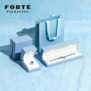 Caja de Joyería de Lujo Cuadrada FORTE con Inserto de Terciopelo para Anillo, Brazalete, Collar, Anillo de Dedo - Product Image 2