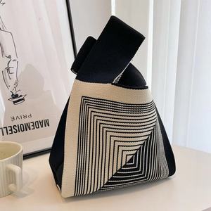 Sac fourre-tout élégant en tricot pour femme, sac à main portable avec pochette à nœud, idéal pour le shopping - Product Image 5