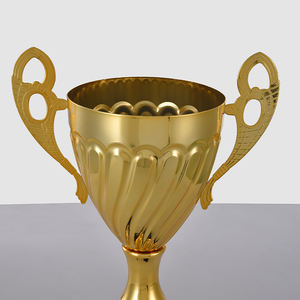 Trophée en métal de nouveau design Coupe du trophée en métal Vente en gros en usine en Chine Trophée en métal de sport de football mondial - Product Image 5