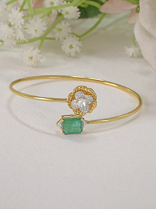 Brazalete Danta Gems Verdelle Halo, Elegante y Lujoso, Inspirado en Oro de 9K, Hecho a Mano, Diseño Geométrico Vintage, Brazalete de Diseñador - Product Image 4