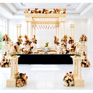 Mandap Élégant à Trois Poteaux, Couleur Personnalisable, en Fibre, Portable, pour Mariages Premium, Mariages en Bord de Mer, Mariages Indiens de Grande Cérémonie - Product Image 1
