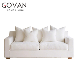 Canapé Chesterfield <span class=keywords><strong>scandinave</strong></span> carré rembourré à trois places de la <span class=keywords><strong>série</strong></span> Nordic, conçu pour les salons et les zones de réception - Product Image 1