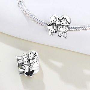 Vente en gros de breloques en argent 925 de haute qualité pour la création de bijoux DIY, motif cœur, garçon et fille, couples, pour colliers et bracelets - Product Image 4