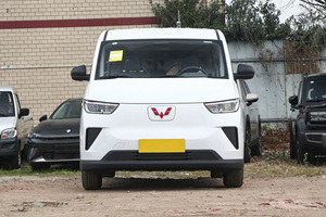 Vente en gros de fourgonnettes <span class=keywords><strong>électrique</strong></span>s légères 9 places Wuling Yangguang 3050mm 136PS 440km d'autonomie, version passagers, en vente - Product Image 2