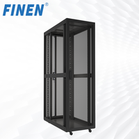 Rack de servidor de piso OEM personalizado de 19 pulgadas, 42U/47U, acero SPCC, múltiples ventilaciones de refrigeración, kits de instalación completos, stock industrial para datos