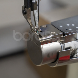 Nouvelle conception B-8342E-D3 Machine à coudre industrielle à point noué pour la fabrication de chaussures avec une seule aiguille - Product Image 2