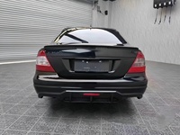 Kit Carrosserie WALD d'Amélioration pour Mercedes-Benz Classe E W211, Incluant Pare-Chocs Avant, Pare-Chocs Arrière, Jupes Latérales et Sortie d'Échappement