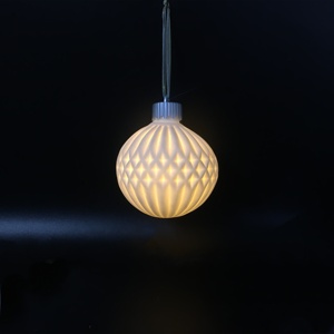 Le plus récent ornement <span class=keywords><strong>de</strong></span> boule suspendue <span class=keywords><strong>de</strong></span> Noël en céramique LED Hollow Out unique avec l'<span class=keywords><strong>image</strong></span> du Père Noël - Product Image 6
