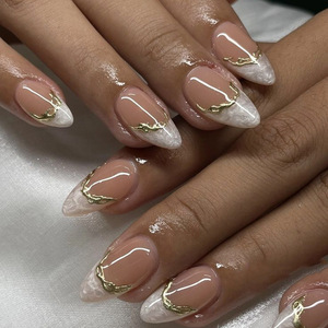 Uñas Postizas Francesas Almond Press On, Blancas y Rosas Brillantes, con Diseño de Hoja de Oro, Uñas Cortas de Uso Temporal - Product Image 1