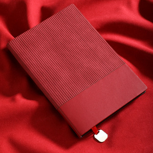 Mini quaderno da scrittura per diario in pelle con pianificatore settimanale giornaliero personalizzabile in PU con portapenne - Product Image 4