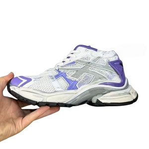 Top-level designer running shoes, fashionable and of high quality, suitable for both men and women, with a retro walking style. - Product Image 3