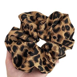 Bandeau pour <span class=keywords><strong>cheveux</strong></span> en tissu couleur café rétro à imprimé léopard élégant et décontracté pour femmes, avec queue de cheval haute et fleur - Product Image 5