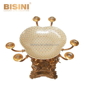 Candelabro Clásico y Elegante Réplica de Estilo Nouveau en Bronce Dorado con Harpía y Tres Gracias, con Frutero de Porcelana Pintado - Product Image 2