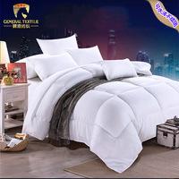 Couette d'hôtel blanche sur mesure, motif 200gsm, garnissage 100% coton microfibre