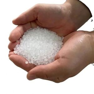 Copos de PET a Granel Ofrecidos para el Comercio Global de Reciclaje con Tamaño de Partícula Uniforme - Product Image 4