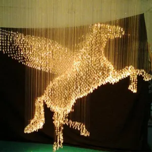 Cavalo Espírito Vigoroso de Cristal Luz de Teto Lustre Villa Decorativo Padrão de Imagem Personalizada Riqueza Pingente Lâmpadas