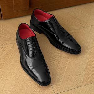 Chaussures habillées en cuir verni pour hommes, dessus brillant, semelle extérieure rouge, bordure cousue, doublure respirante, confort rembourré - Product Image 3