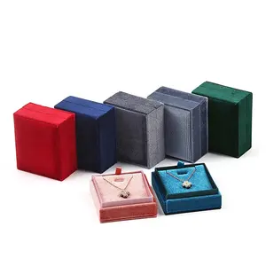 Light Jewelry Supplier High Quality Corduroy Beautiful Color Box Pink Velvet Square Gift Box Necklace Box
