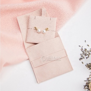 China Luxury Microfiber Envelope Jewelry Pouch Embossed Pouch Envelope Jewelry Display Insert Pad