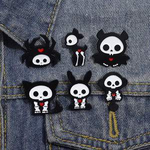 Goth Punk hewan Enamel Pin hitam putih lucu Iblis bros kerah lencana ransel aksesoris logam kerajinan Pin untuk pakaian - Product Image 2
