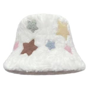 Gorro de lana blanco con estrellas para mujer, estilo adelgazante para el rostro, cálido para el invierno - Product Image 1