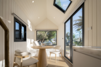 Casa Contenedor Modular UVO con Techo Inclinado de 40 pies, Villa de Lujo, Cabaña de Resort, Casa Prefabricada con Certificación CE, AS y NZS para EE. UU., Australia y Nueva Zelanda