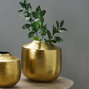 Vaisselle en aluminium au design martelé Vase à fleurs pour salon Design élégant Vase à trompette à fleurs dorées pour la décoration intérieure - Product Image 3
