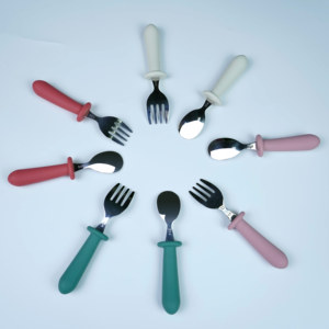 Ensemble de repas d'entraînement pour bébé <span class=keywords><strong>Fourchette</strong></span> et cuillère en acier inoxydable avec poignée en silicone pour les tout-petits - Product Image 2