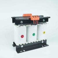 Transformateur d'isolement triphasé 10 kVA 380 V 220 V Type sec 50 Hz Fabricant OEM Bobine à triple enroulement Bobinage en cuivre Haute performance