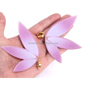 Pendientes de clip con pétalos de la Saint D'Amelín, diseño de tres pétalos rotos, FGO Flower Magician Fate - Product Image 3