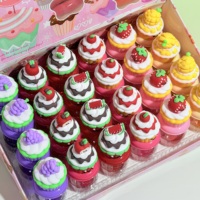 Rimocoo Ensemble de 24 gloss à lèvres en forme de cupcake 3D mignon, kit de gloss à lèvres mignon en forme de dessin animé, gloss hydratant et brillant pour les lèvres