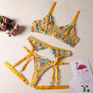 Lingerie délicate sexy sous-vêtements érotiques en dentelle strings à jarretelles à volants 3 pièces ensemble Bilizna tenues sensuelles - Product Image 6