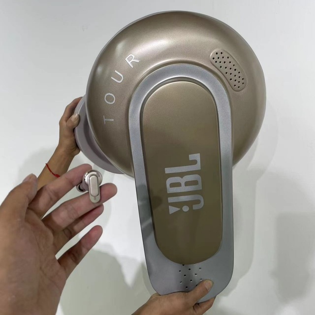 Realistic Giant Fiberglass Bluetooth Earbud Sculpture for Brand Promotion Mall & Event Decor