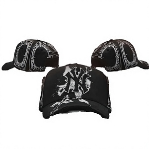 Gorra de gamuza bordada con hebilla de un solo cierre y estructura de 5 paneles estilo vintage G5 Barbas 2025, en caja dorada. - Product Image 3