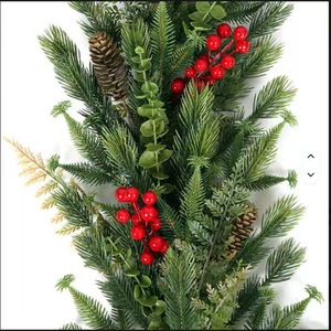 Guirlandes et couronnes de Noël en rotin synthétique pour la décoration de la maison pendant les fêtes - Product Image 3