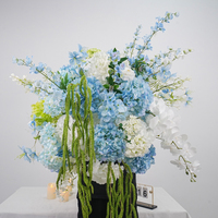 Centro de Mesa Artificial con Flores y Follaje Verde en Azul y Blanco, Estilo Veraniego, para Decoración de Mesa en Bodas y Fiestas