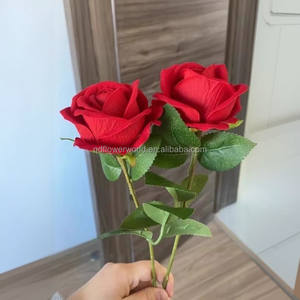 Fabbrica all'ingrosso all'ingrosso di alta qualità artificiale singolo velluto Rose <span class=keywords><strong>fiore</strong></span> rosso bianco personalizzato reale tocco rosa fiori decorativi - Product Image 3