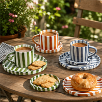 Ensemble élégant de tasses et de soucoupes à expresso en céramique et porcelaine, motif tourbillon, capacité de 260 ml, durable, moderne, couleurs personnalisables, usage quotidien