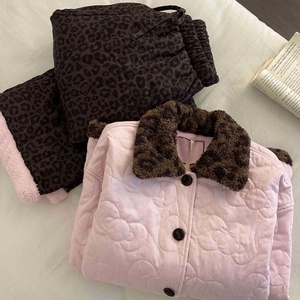 Pijamas Acolchados con Estampado de Leopardo para <span class=keywords><strong>Mujer</strong></span>, <span class=keywords><strong>Invierno</strong></span> 2026, Nuevo Conjunto de Ropa de Dormir Gruesa y Cálida para el Hogar - Product Image 3