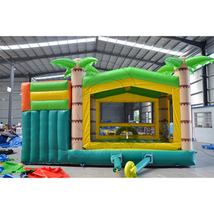 Château gonflable géant en PVC durable avec toboggan aquatique et trampoline pour fêtes en extérieur - Product Image 2