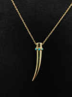 Collar de Cadena con Eslabones Chapados en Latón y Oro Real, Diseño Moderno en Forma de Chile, Puntiagudo y Ligeramente Curvado