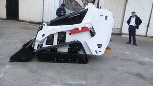 Chargeuse sur pneus compacte Komatsu TOHO, chargeuse à bras articulé, vérin hydraulique Eaton, pompe Hengli, moteur EPA, capacité de la benne de 0,8 m3, 1 an - Product Image 2