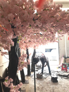 Vendita calda fiore di ciliegio artificiale albero di ramo interno in fibra di vetro di nozze arco albero <span class=keywords><strong>con</strong></span> <span class=keywords><strong>fiori</strong></span> per la progettazione del paesaggio - Product Image 5