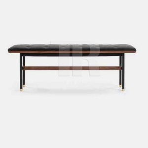 Banco de comedor tapizado con estructura metálica y puntas de latón - Product Image 1