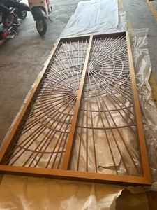 Panneau de mur rideau en aluminium moderne, taille personnalisée, revêtement poudré, anti-corrosion, usage extérieur, largeur 70 pouces - Product Image 1
