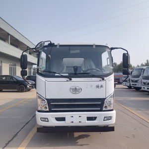 Camion-citerne de transport de liquides - Product Image 1
